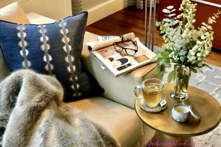 Creating home and office reading nooks | www.jackieunfiltered.com