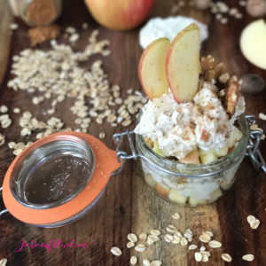 Apple Pie Overnight Oats | www.jackieunfiltered.com