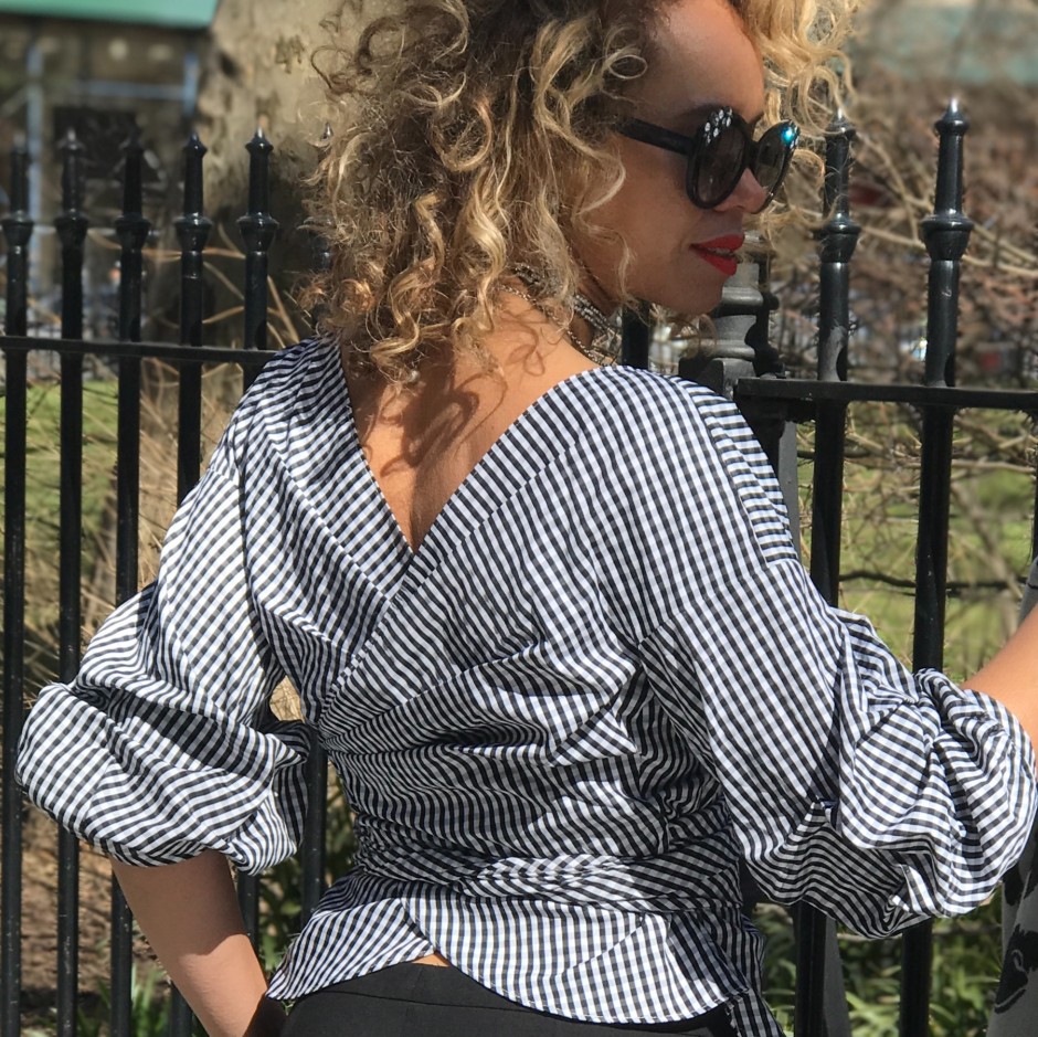 Gingham Top | https://www.jackieunfiltered.com/this-black-white-gingham-top-is-perfect-for-spring-flings/