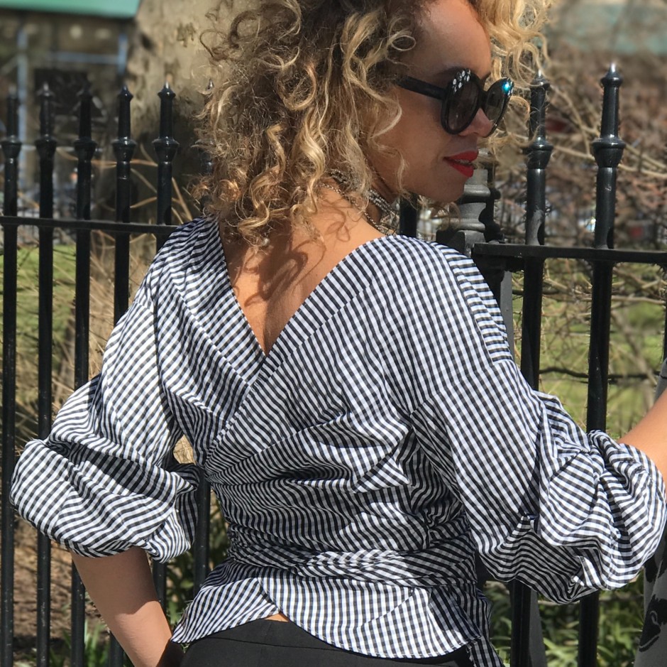 Gingham Top | https://jackieunfiltered.com/this-black-white-gingham-top-is-perfect-for-spring-flings/