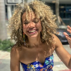 https://jackieunfiltered.com/styling-naturally-curly-hair-in-high-humidity-climates/